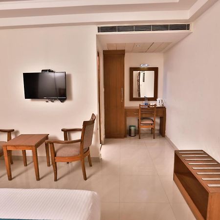 Vishnu Inn Guruvayur Bagian luar foto