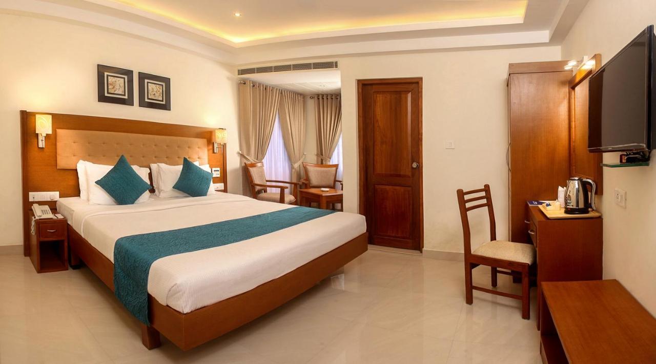 Vishnu Inn Guruvayur Bagian luar foto