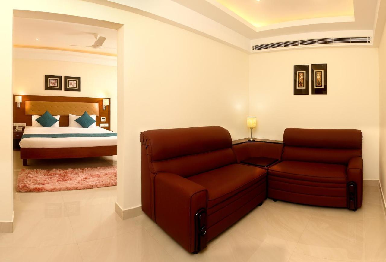 Vishnu Inn Guruvayur Bagian luar foto