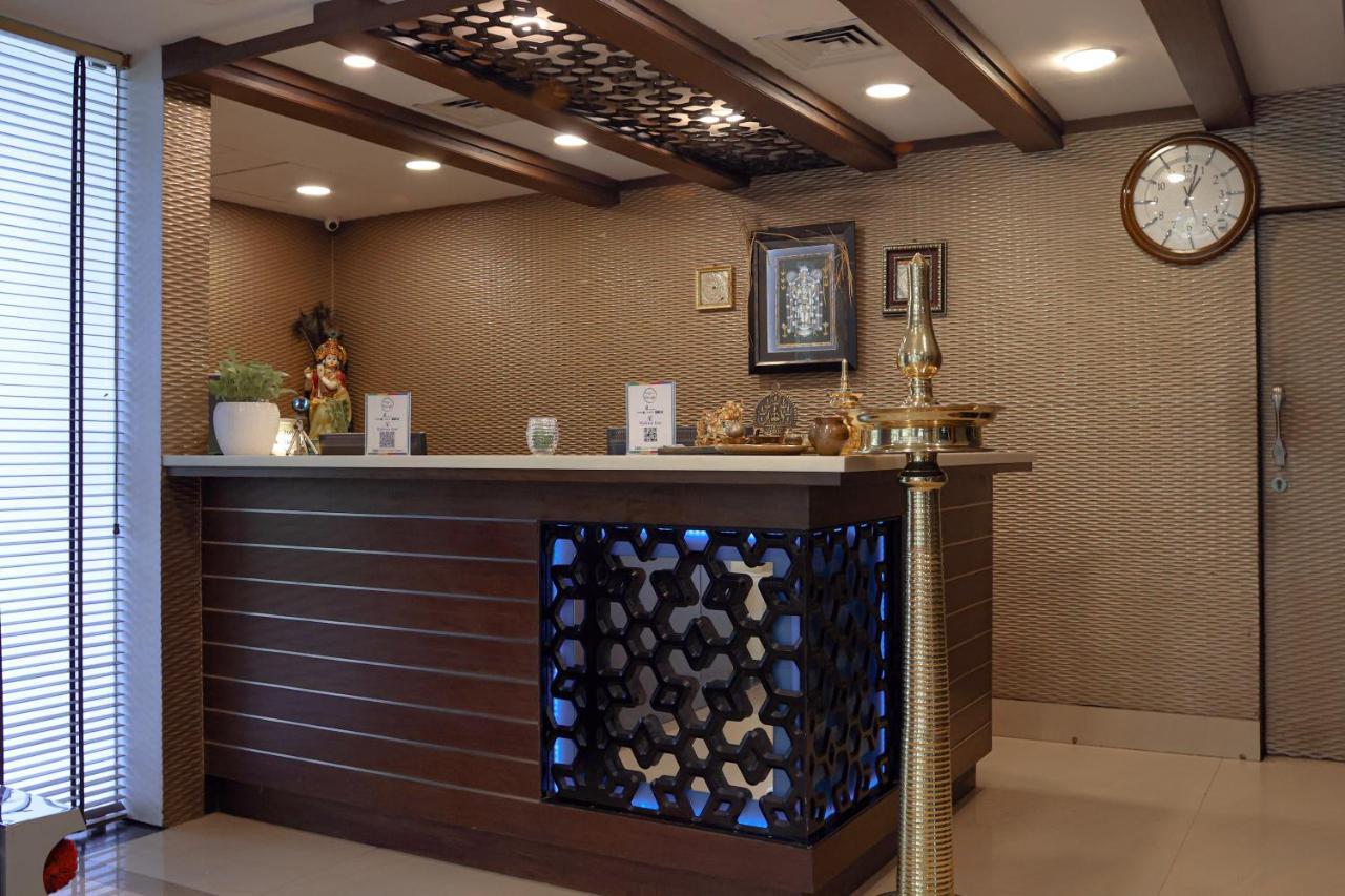 Vishnu Inn Guruvayur Bagian luar foto