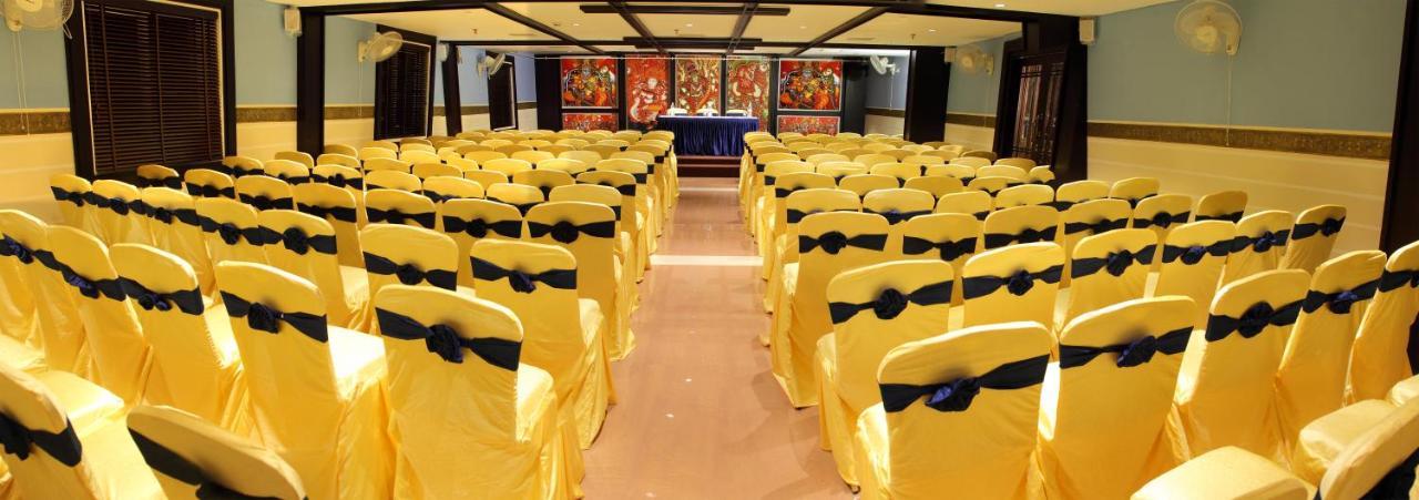 Vishnu Inn Guruvayur Bagian luar foto