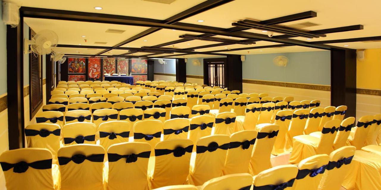 Vishnu Inn Guruvayur Bagian luar foto