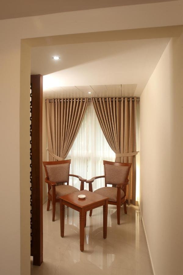 Vishnu Inn Guruvayur Bagian luar foto