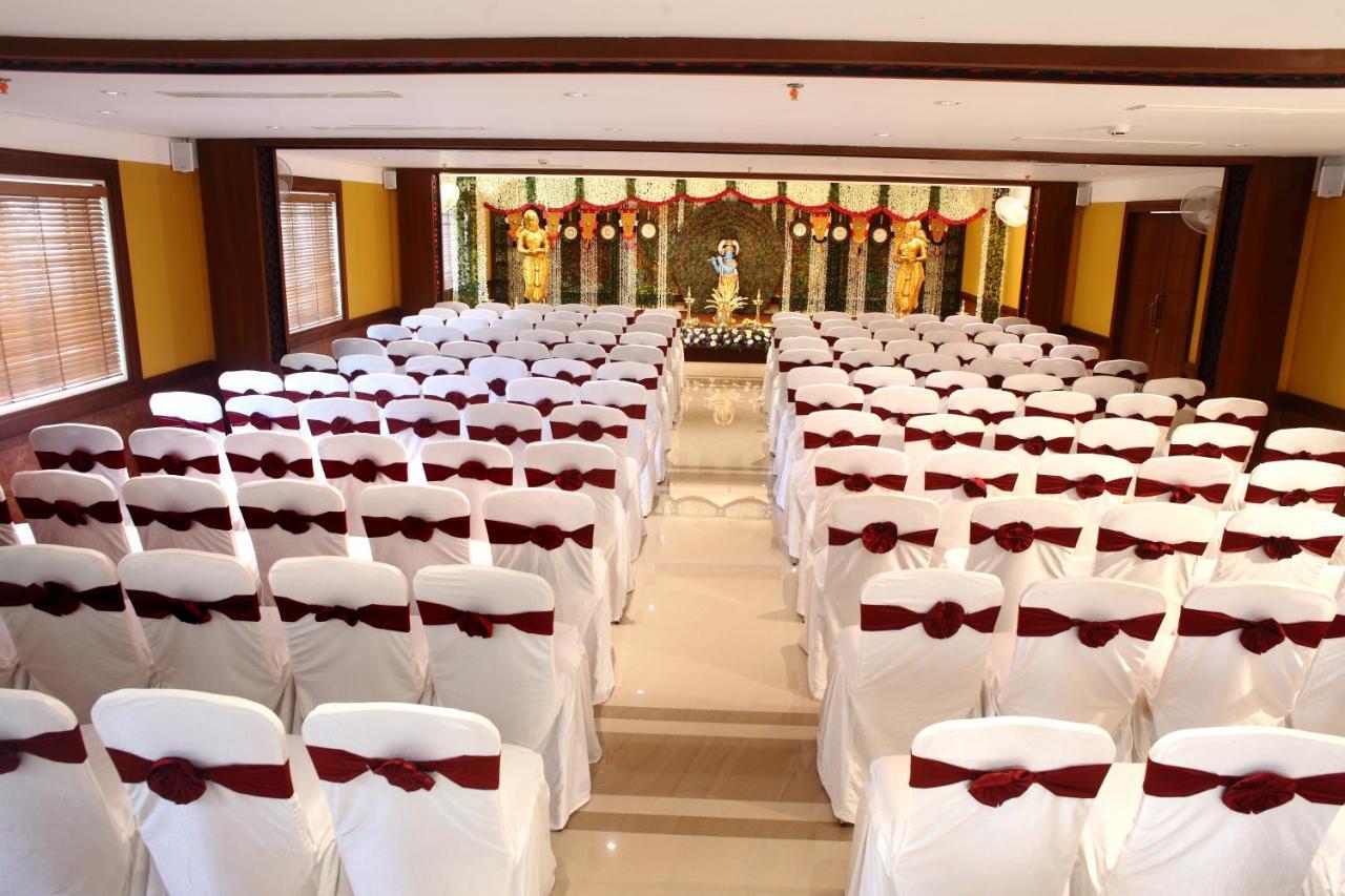 Vishnu Inn Guruvayur Bagian luar foto