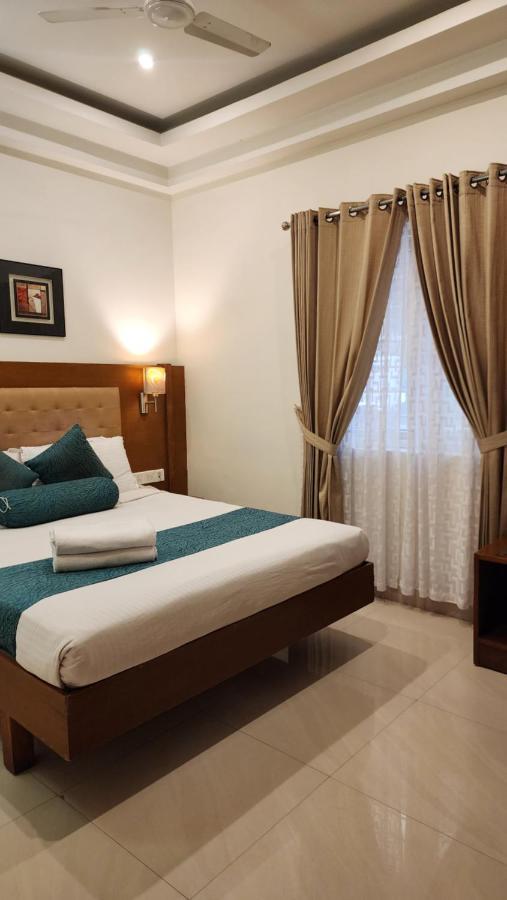 Vishnu Inn Guruvayur Bagian luar foto