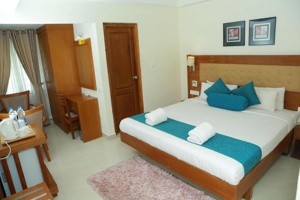 Vishnu Inn Guruvayur Bagian luar foto
