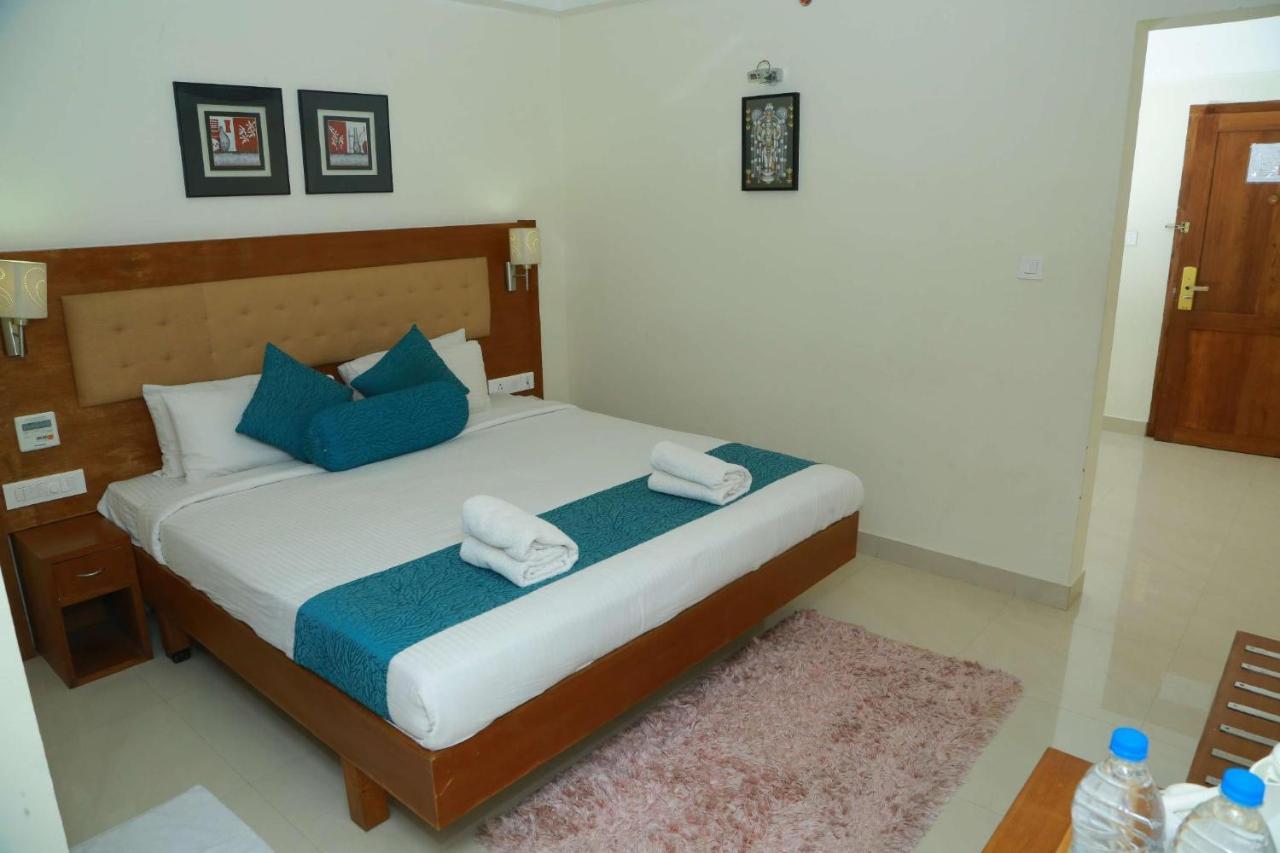 Vishnu Inn Guruvayur Bagian luar foto