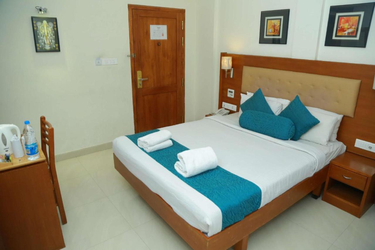 Vishnu Inn Guruvayur Bagian luar foto
