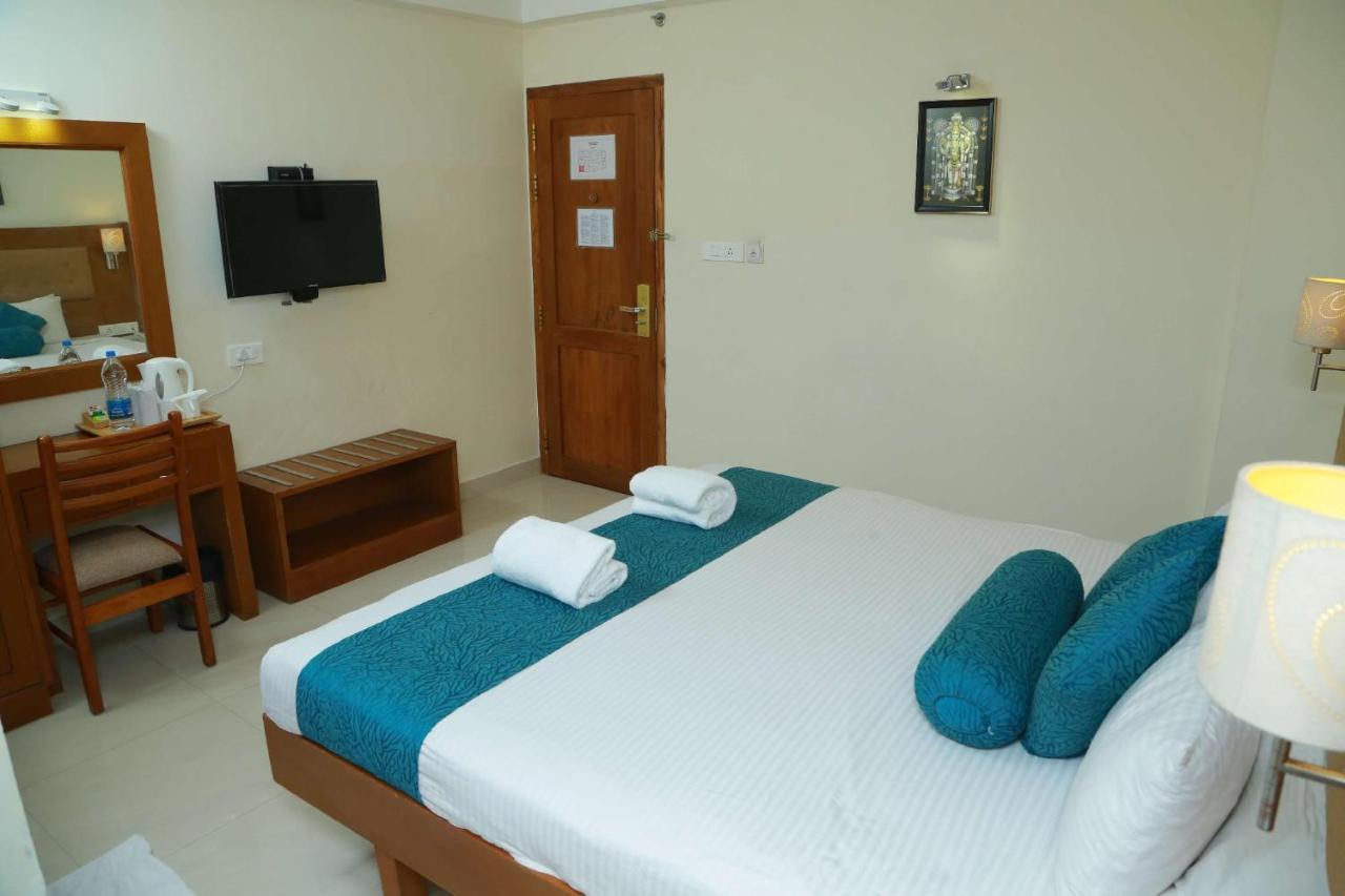 Vishnu Inn Guruvayur Bagian luar foto